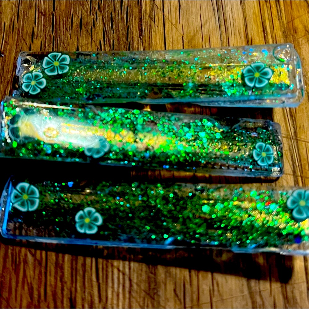 Hand made 🍀 lucky clips! Small, order includes 2.